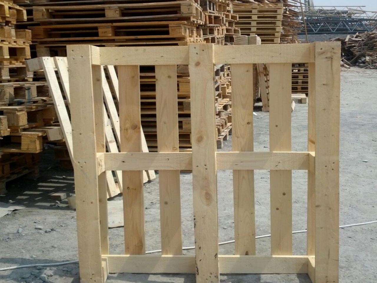wooden pallet straight view