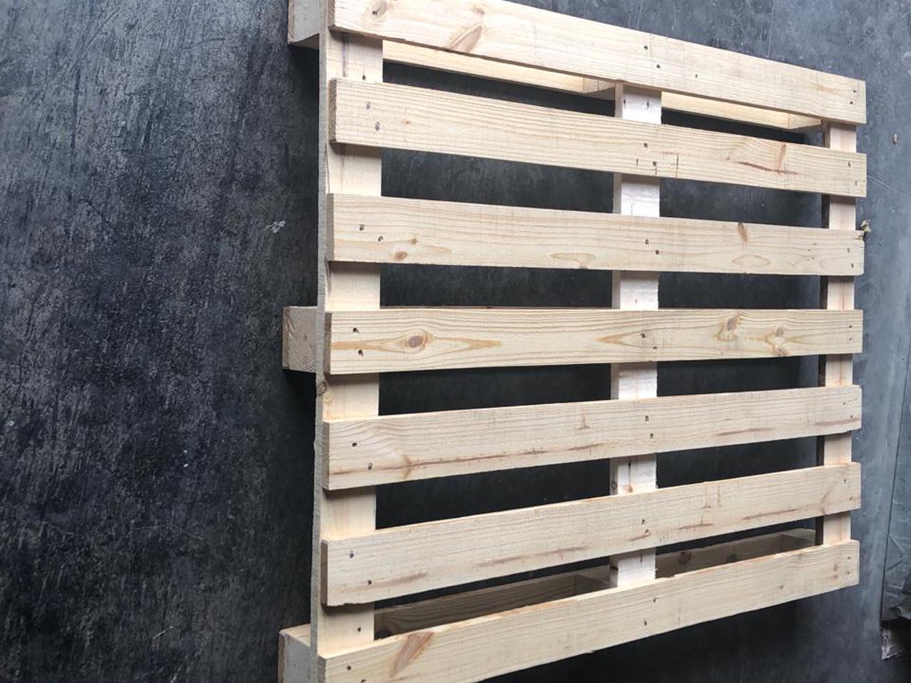 pallet manufacturers in uae